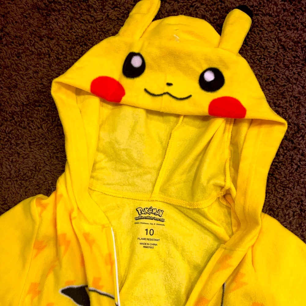 Pokémon Pikachu Pajama’s Kids Size 10